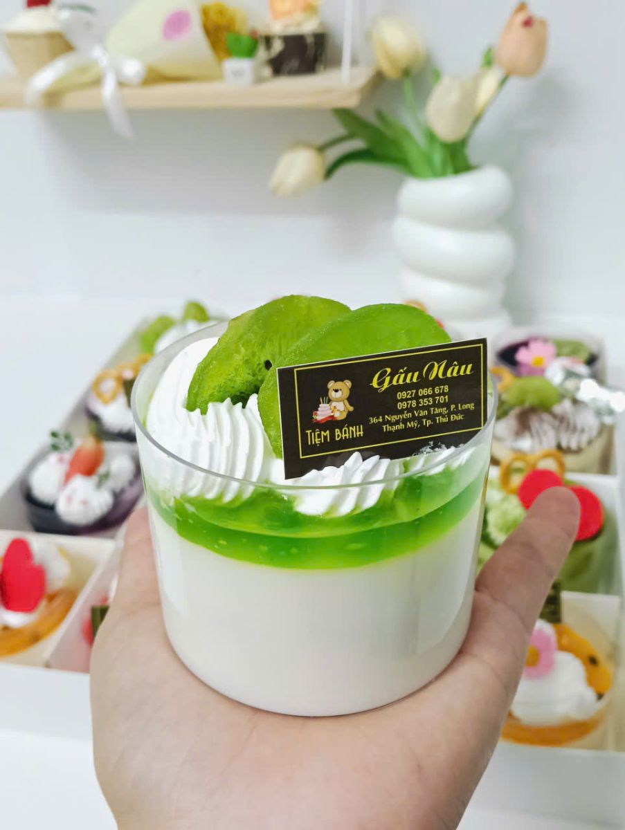 Thưởng Thức Bánh Tiramisu Tại Tiệm Bánh Gấu Nâu