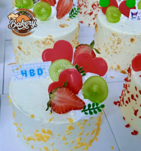 Bánh Kem Bắp Phô Mai Mini Trái Cây Dâu Tây & Nho