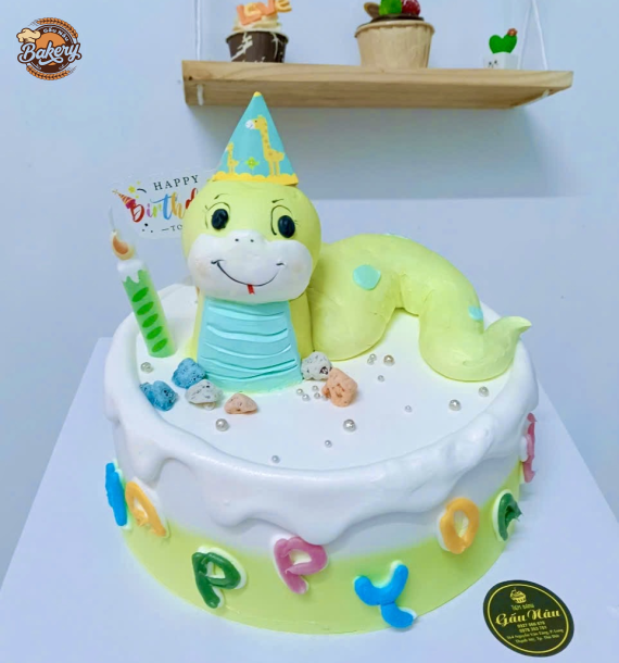Bánh Kem Hình Con Rắn Nhỏ