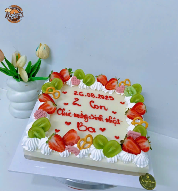 Bánh Kem Sinh Nhật Vuông Mix Trái Cây Nho & Dâu Tây