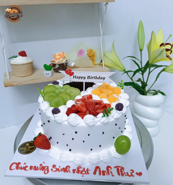 Mẫu Bánh Kem Sinh Nhật Mix Dâu Tây, Nho, Xoài, Việt Quất...