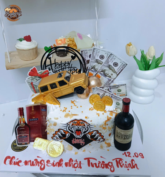 Bánh Kem Bắp Kết Hợp Trang Trí Trái Cây Rượu Vang...